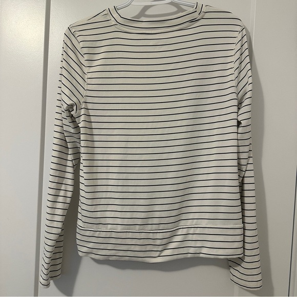 Old Navy Active Relaxed Breathe ON Twist- Hem Cropped Long Sleeve Top Size Large - Picture 8 of 11